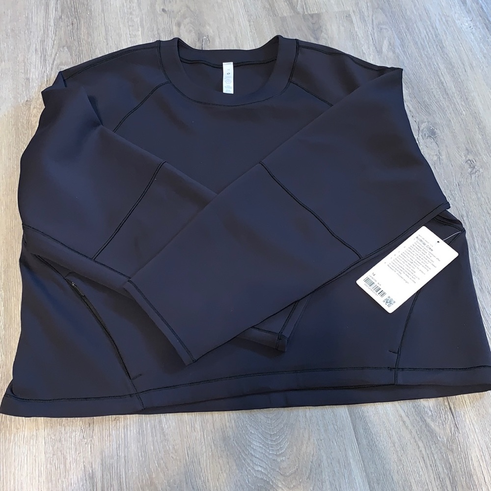 Lululemon AirWrap Crew